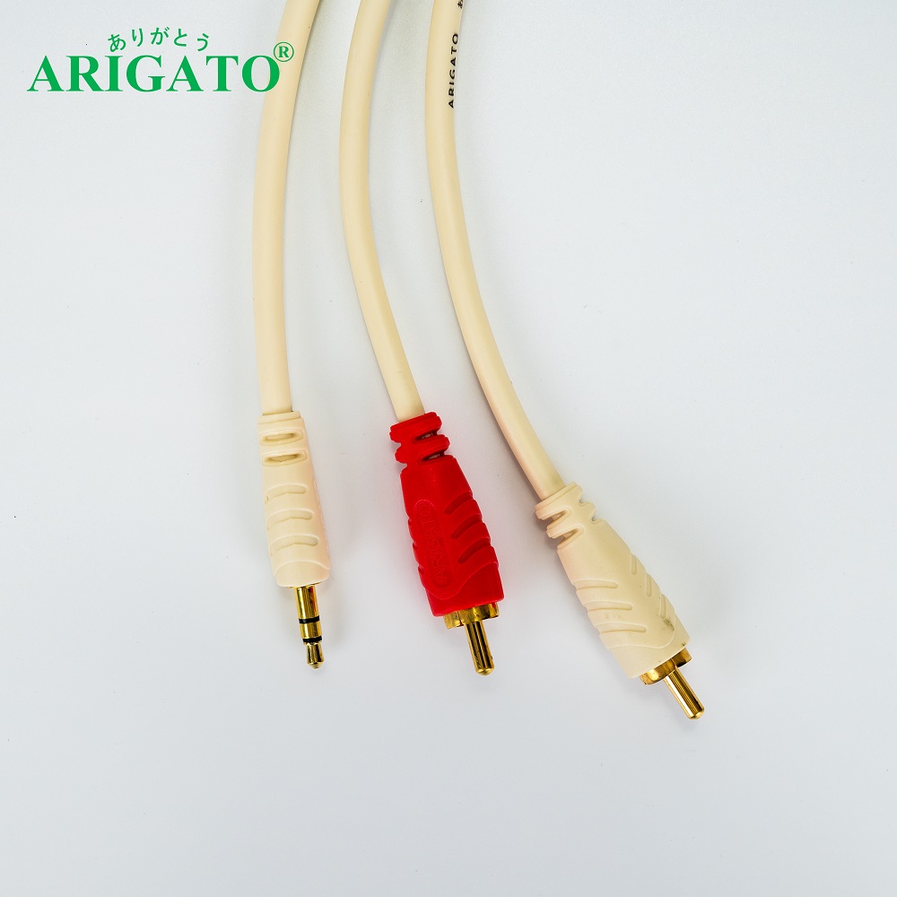 Dây Loa Trắng 1-2 Arigato 1.5m
