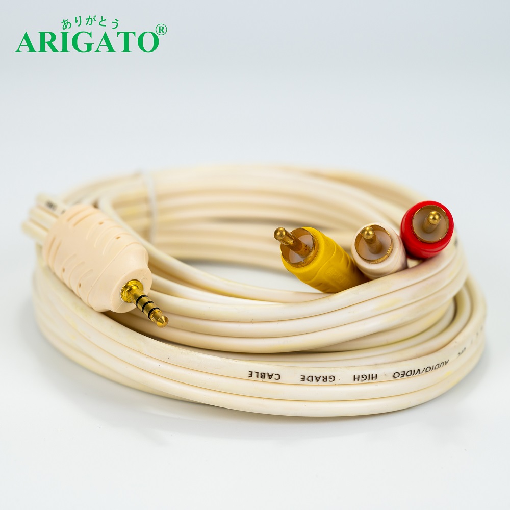 Dây Loa Trắng 1-3 Arigato 1.5m