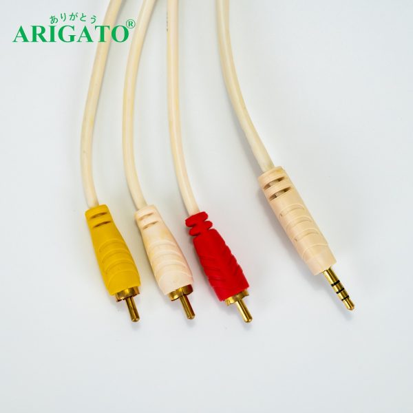 Dây Loa Trắng 1-3 Arigato 1.8m